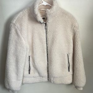 Fluffy zip-up jacket